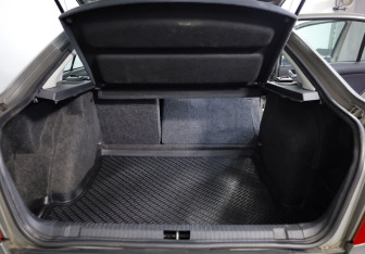 Подержанный автомобиль Skoda Octavia Liftback 2008 года (17 фото)