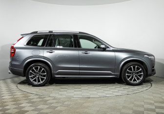 Подержанный автомобиль Volvo XC90 2019 года (4 фото)