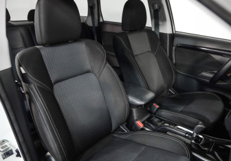 Подержанный автомобиль Mitsubishi Outlander 2019 года (22 фото)
