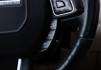 Подержанный автомобиль Land Rover Range Rover Evoque 2017 года (14 фото)