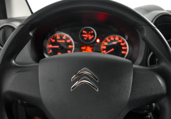 Подержанный автомобиль Citroen Berlingo 2021 года (17 фото)
