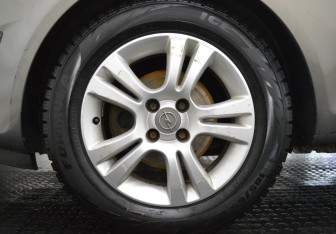 Подержанный автомобиль Opel Corsa 2013 года (9 фото)