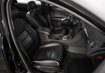 Подержанный автомобиль Ford Mondeo Sedan 2012 года (24 фото)