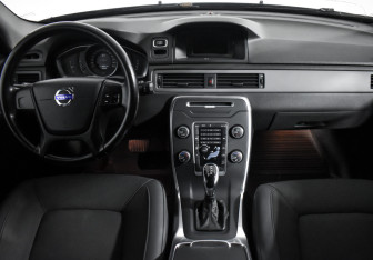 Подержанный автомобиль Volvo XC70 2014 года (15 фото)