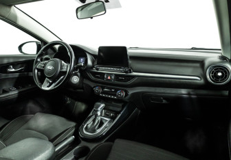 Подержанный автомобиль Kia Cerato Sedan 2020 года (9 фото)