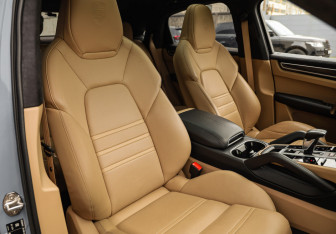 Подержанный автомобиль Porsche Cayenne 2021 года (29 фото)