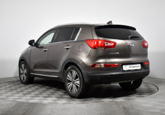Подержанный автомобиль Kia Sportage 2014 года (7 фото)