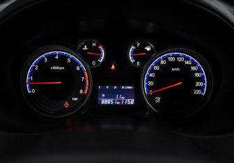Подержанный автомобиль Suzuki SX4 Hatchback 2012 года (17 фото)