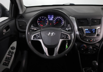 Подержанный автомобиль Hyundai Solaris Sedan 2016 года (10 фото)