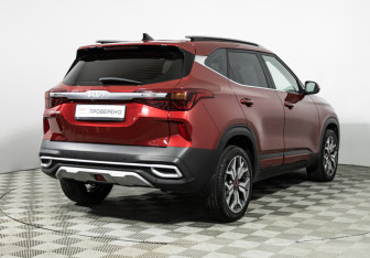 Подержанный автомобиль Kia Seltos 2022 года (5 фото)