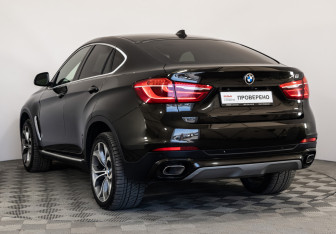 Подержанный автомобиль BMW X6 2015 года (7 фото)