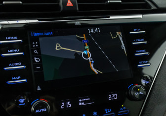 Подержанный автомобиль Toyota Camry Sedan 2018 года (38 фото)