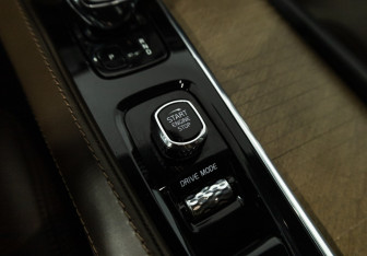 Подержанный автомобиль Volvo XC90 2019 года (21 фото)