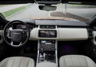Подержанный автомобиль Land Rover Range Rover Sport 2018 года (14 фото)