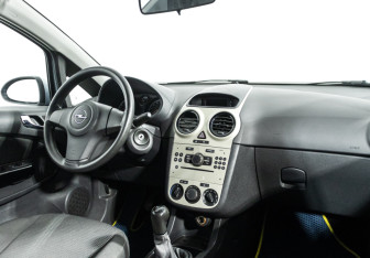 Подержанный автомобиль Opel Corsa 2007 года (9 фото)