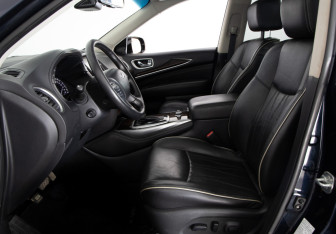 Подержанный автомобиль Infiniti QX60 2018 года (11 фото)