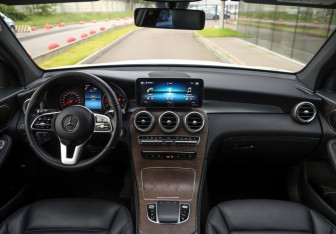 Подержанный автомобиль Mercedes-Benz GLC Coupe 2020 года (11 фото)