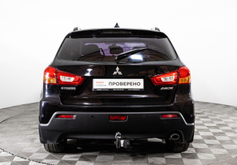 Подержанный автомобиль Mitsubishi ASX 2012 года (6 фото)
