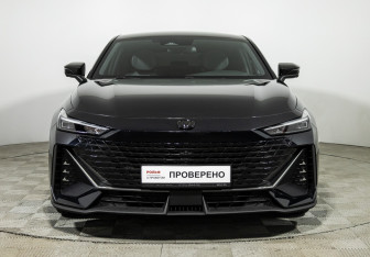 Подержанный автомобиль Changan UNI-V 2023 года (2 фото)