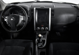 Подержанный автомобиль Nissan X-Trail 2013 года (13 фото)