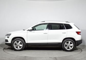 Подержанный автомобиль Skoda Karoq 2021 года (8 фото)