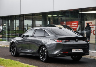 Подержанный автомобиль Changan Lamore 2024 года (8 фото)