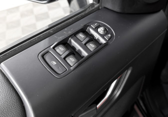 Подержанный автомобиль Land Rover Freelander 2012 года (10 фото)