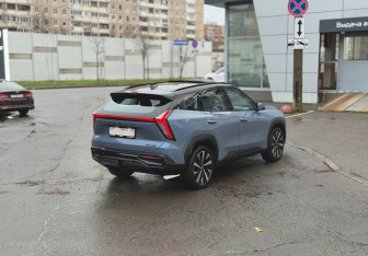 Подержанный автомобиль Geely Atlas 2024 года (4 фото)