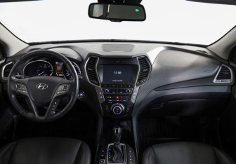 Подержанный автомобиль Hyundai Santa Fe 2015 года (10 фото)