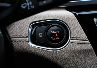 Подержанный автомобиль BMW X1 2021 года (24 фото)