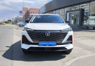 Подержанный автомобиль Changan UNI-S 2024 года (2 фото)