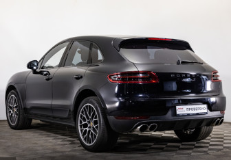 Подержанный автомобиль Porsche Macan 2016 года (9 фото)