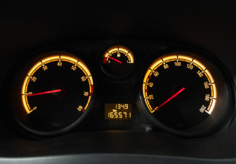 Подержанный автомобиль Opel Corsa 2007 года (12 фото)