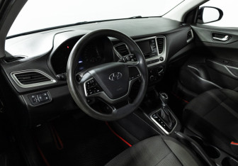 Подержанный автомобиль Hyundai Solaris Sedan 2021 года (11 фото)