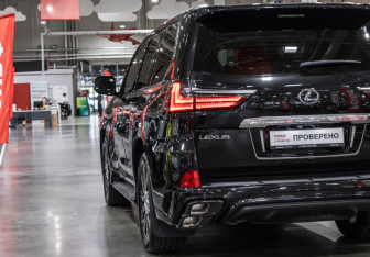 Подержанный автомобиль Lexus LX 2020 года (9 фото)