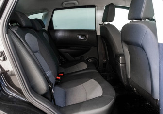 Подержанный автомобиль Nissan Qashqai 2012 года (16 фото)