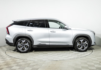 Подержанный автомобиль Geely Atlas 2024 года (4 фото)