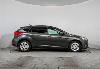 Подержанный автомобиль Ford Focus Sedan 2019 года (4 фото)