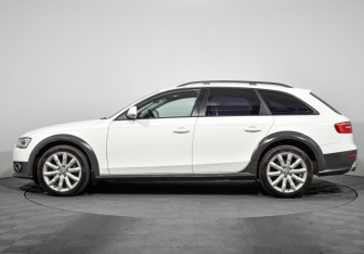 Подержанный автомобиль Audi A4 allroad 2012 года (8 фото)
