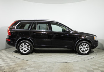 Подержанный автомобиль Volvo XC90 2012 года (4 фото)