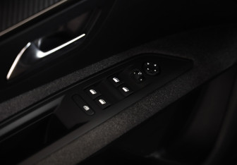 Подержанный автомобиль Peugeot 3008 2019 года (22 фото)