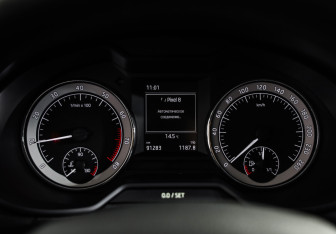 Подержанный автомобиль Skoda Octavia Liftback 2016 года (12 фото)
