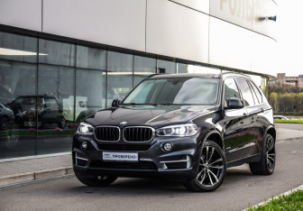 Подержанный автомобиль BMW X5 2016 года (1 фото)
