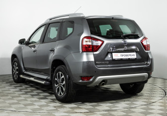 Подержанный автомобиль Nissan Terrano 2016 года (7 фото)