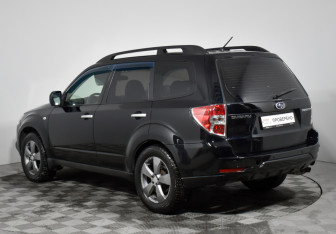 Подержанный автомобиль Subaru Forester Suv 2008 года (7 фото)