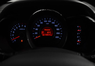 Подержанный автомобиль Kia Rio Hatchback 2012 года (17 фото)