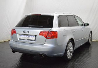 Подержанный автомобиль Audi A4 Sedan 2007 года (5 фото)