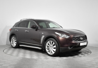Подержанный автомобиль Infiniti FX 2008 года (3 фото)