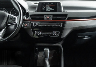 Подержанный автомобиль BMW X1 2016 года (14 фото)