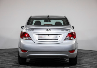 Подержанный автомобиль Hyundai Solaris Sedan 2013 года (6 фото)